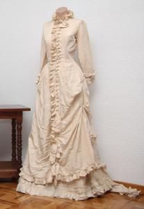 Traje con levita