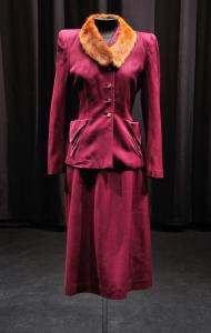 Traje chaqueta con falda